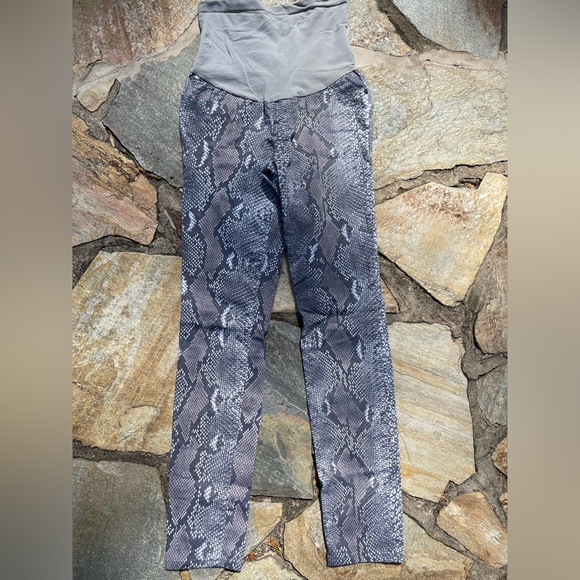 Maternity pants - Picture 2 of 5